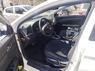 капот на камри: Hyundai Avante: 2018 г., 1.6 л, Автомат, Бензин, Седан — 9