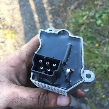 Ёжик печки на БМВ Е53 Е39
Все запчасти привозной
Наш адрес район