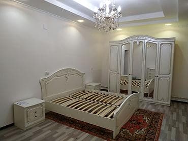 Спальный гарнитур в классическом стиле, цвет айвори с декоративной