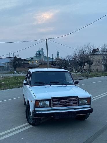 ВАЗ (ЛАДА) 2107: 2001 г., 1.6 л, Седан at lalafo.kg ВАЗ (ЛАДА) 2107: 2001 г., 1.6 л, Седан