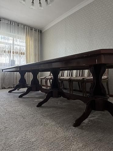 накладной стол: Продаётся стол Чистое дерево: Тунгуч Длина: 4 метр Ширина: 1.20 м В — 3