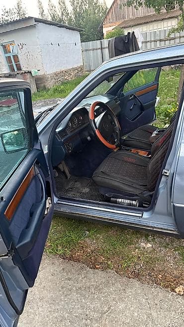 sprinter 516: Mercedes-Benz E-Class: 1993 г., 2 л, Механика, Бензин, Седан — 3