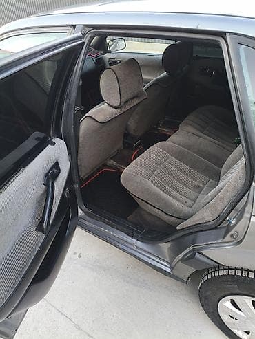 Транспорт: Volkswagen Passat: 1989 г., 1.8 л, Механика, Газ, Седан — 6