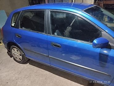 Унаа: Honda Civic: 2003 г., 1.6 л, Кол менен иштөөчү, Бензин, Хетчбек — 1