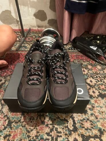 massimo dutti кроссовки мужские: Кроссовки ECCO (модель трекингового/аутдор стиля) - Размер: 43 EU (9 — 3