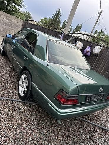 e star: Mercedes-Benz W124: 1992 г., 2 л, Механика, Газ, Седан — 1