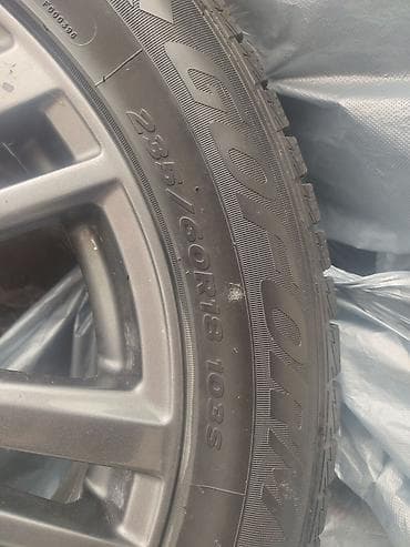 Колеса в сборе 235 / 60 / R 18, Зима, Комплект, Литые, отверстий - 5