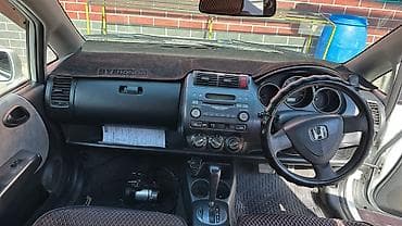 Honda Fit: 2002 г., 1.3 л, Автомат, Бензин, Хетчбек — 3