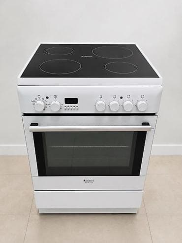Электрическая плита Hotpoint-Ariston с варочной поверхностью из