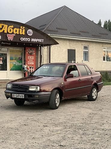 Унаа сатуу: Volkswagen Vento: 1994 г., 1.8 л, Кол менен иштөөчү, Бензин, Седан — 1