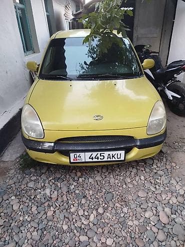 Daihatsu Sirion: 1999 г., 1 л, Кол менен иштөөчү, Бензин, Хетчбек