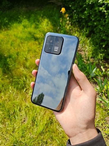 Xiaomi, 13, Б/у, 256 ГБ, цвет - Черный, 2 SIM, eSIM