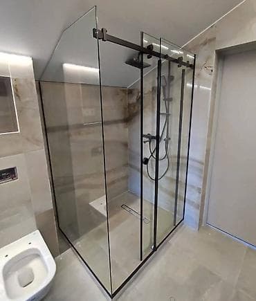 Терезелер жана комплектөөчүлөр: Угловая душевая перегородка с раздвижной системой дверного открывания — 5