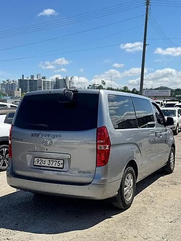 Hyundai Starex: 2020 г., 2.5 л, Автомат, Дизель, Минивэн — 4