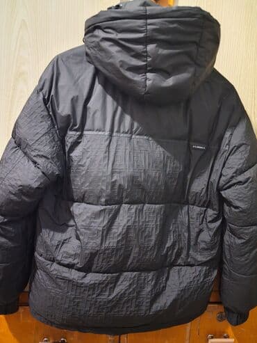 Спецодежда: Утеплённая куртка-пуховик черного цвета - Силуэт: прямой, объемный — 2