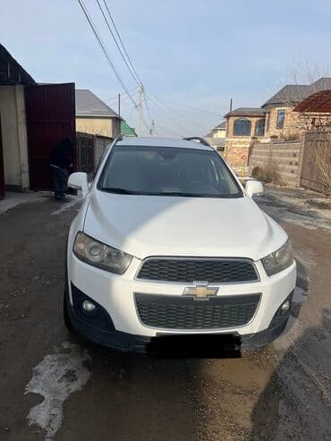 Chevrolet Captiva: 2015 г., 2.5 л, Автомат, Газ, Кроссовер
