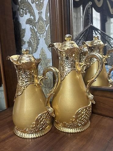 күзгү ош: Набор из 2 декоративных кувшинов в классическом стиле. - Материал — 2
