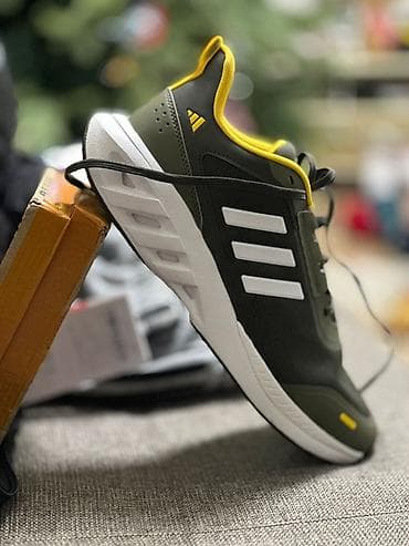 Мужские кроссовки, 44, Adidas, Новый, цвет - Зеленый