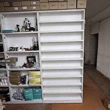 Торговое оборудование: Стеллажи 4шт Длина 76 Высота 227 Ширина 15,5 Полок 10 Расстояние — 1