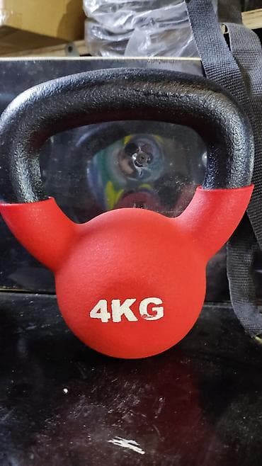 Гиря 4кг прорезиненная 
новая