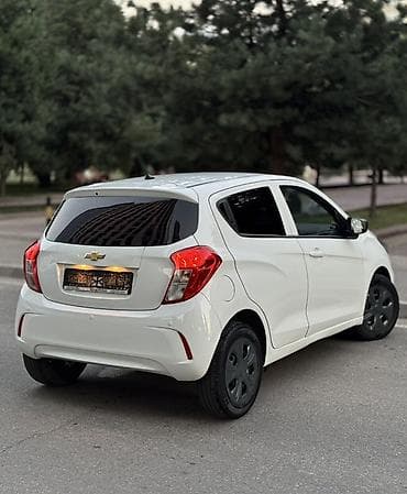 Продажа авто: Chevrolet Spark: 2018 г., 1 л, Вариатор, Бензин, Хэтчбэк — 4