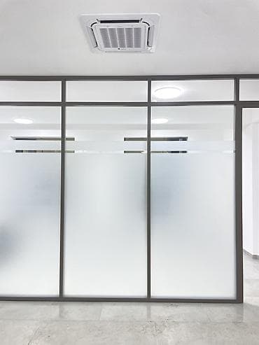 пленка для тонировки: На заказ Каркасная перегородка, Для офиса, Монтаж — 3