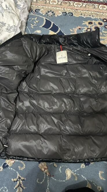 Спецодежда: Пуховик Moncler, черный, классическая лаконичная модель с глянцевым — 5