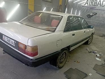 Audi 100: 1989 г., 2 л, Механика, Бензин, Седан