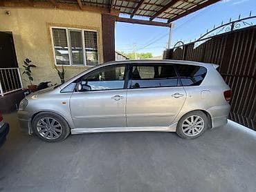 Toyota Ipsum: 2002 г., 2.4 л, Газ