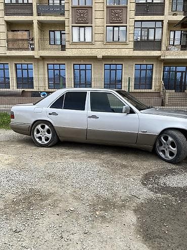 салон 124: Mercedes-Benz W124: 1994 г., 2.8 л, Бензин, Седан — 3