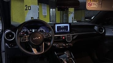 mazda 3: Kia Rio: 2021 г., Автомат, Бензин, Седан — 8