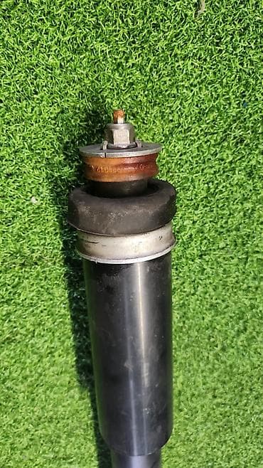 bmw 2007: Амортизатор задний е90 е92 6 771 725 Год 2007 В отличном состоянии — 3