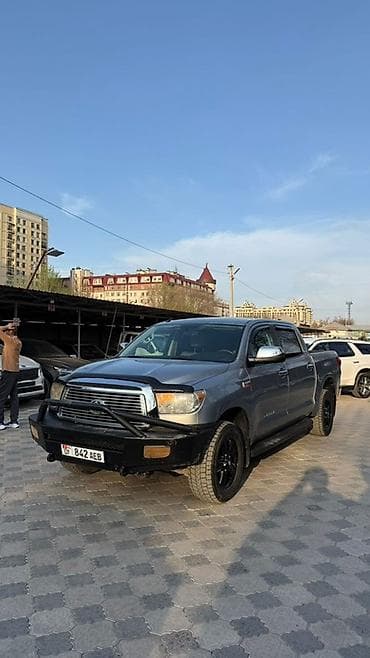 b class: Toyota Тундра: 2011 г., 5.7 л, Автомат, Бензин, Пикап — 1