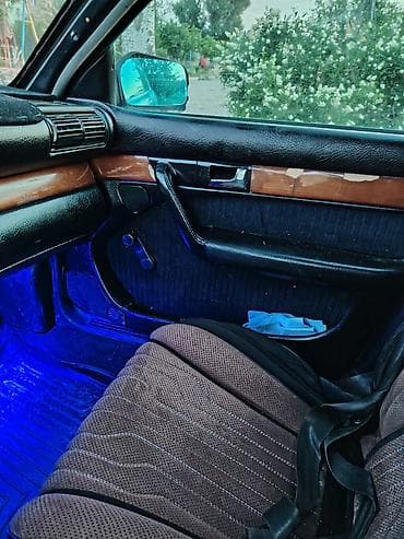 Audi 100: 1992 г., 2.8 л, Механика, Бензин, Седан — 4