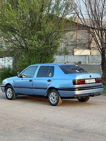задний стоп ист: Volkswagen Vento: 1993 г., 1.8 л, Ручные, Бензин, Седан — 2
