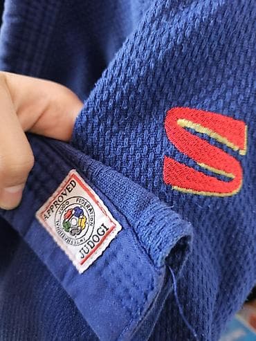 Турники и брусья: Кимоно (кэйкоги) для дзюдо/дзюдзюцу два костюма размеры указаны на — 6