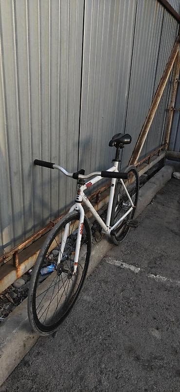 Книги и журналы: Городской фикс-байк - Лёгкая стальная рама и вилка, окраска белая с — 1