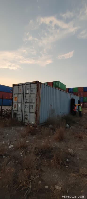 контейнерный дом: Продается склад из морского контейнера Разбит на 3 отделения,с — 1