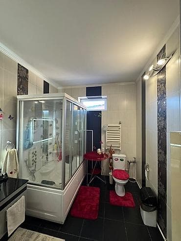 домв: 📍ул. Чоктал 🔘4-комнатный 🔘Этажи 4/4 🔘289,6 м² Продаётся светлый и — 2
