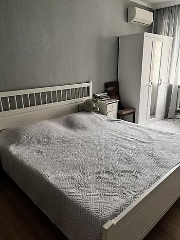 тумбы бу: Двуспальная кровать, Б/у, Каркас без матраса, длина - 200 см — 2