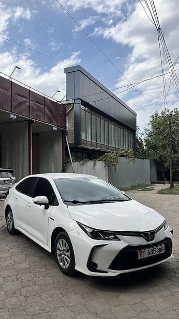 avalon 2017: Toyota Corolla: 2021 г., 1.8 л, Вариатор, Гибрид, Седан — 1