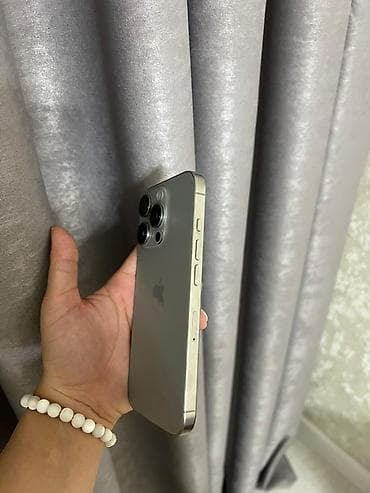 айфон не бу: IPhone 16 Pro, Б/у, 256 ГБ, Natural Titanium, Зарядное устройство, Защитное стекло, Кабель, 94 % — 5
