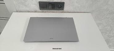 Acer Aspire 3 (A315-59) так же есть зарядка и беспроводная мышка