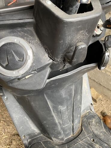 Скутеры: Скутер/максискутер спортивного стиля - Агрессивный дизайн передней — 3