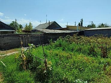 3 3: Продаётся кирпичный дом в городе Токмок Количество комнат: 7 Этаж: 1 — 7