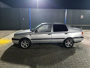 Volkswagen: Volkswagen Vento: 1995 г., 1.8 л, Механика, Бензин, Седан — 5