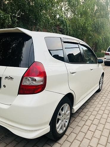 step wgn: Honda Fit: 2002 г., 1.3 л, Вариатор, Бензин, Хэтчбэк — 5