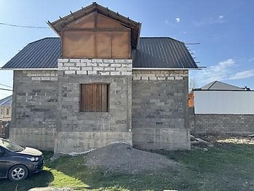 дом с кок жар: Продаётся недостроенный жилой дом с мансардным этажом. - Материал — 1