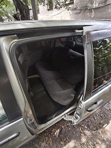 тахо машина: Toyota Raum: 1999 г., 1.5 л, Автомат, Бензин, Хэтчбэк — 1