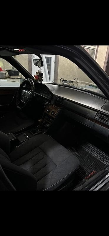 бак 124 мерс: Mercedes-Benz W124: 1994 г., 2.2 л, Бензин, Седан — 8